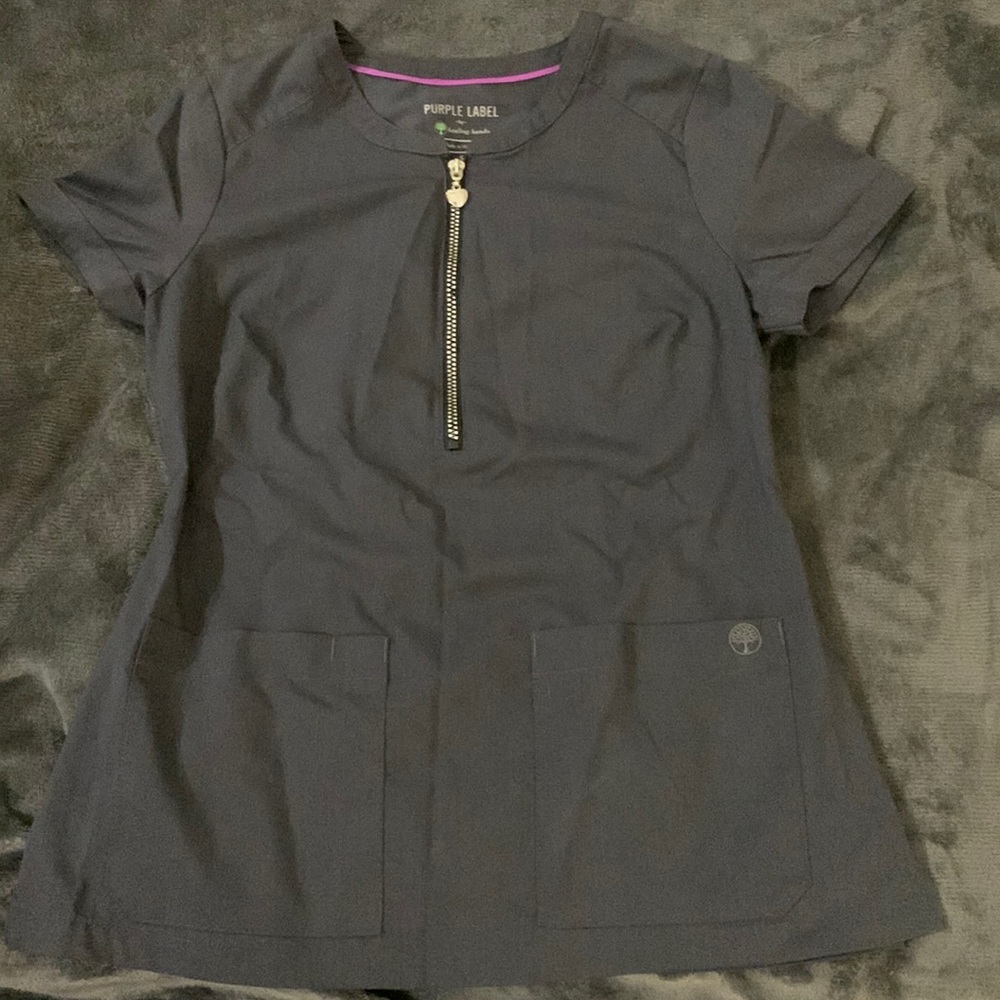 healing hands gray zip up scrub top. Great detail like new scrubs sz S